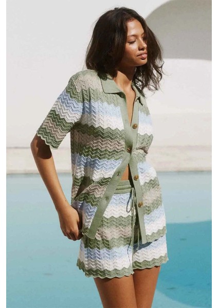 Mini Cam Şort - Lastikli Bel ve Ayarlanabilir Bağcık ile Şık ve Rahat