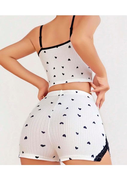 Pamuklu Beyaz Üstüne Siyah Kalp Desen Fitilli Askılı Şortlu Pijama Takımı fiyatları