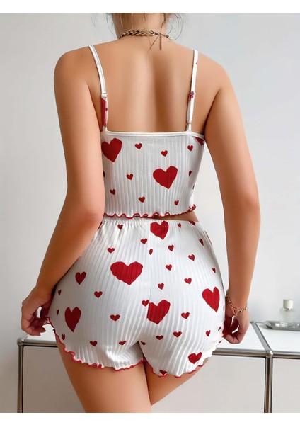 Pamuklu Beyaz Üstüne Kırmızı Kalp Desenli Askılı Şortlu Pijama Takımı modelleri