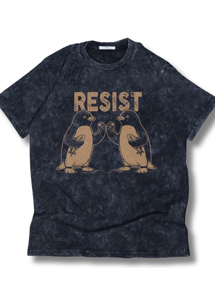 Unisex Resist Yazılı Yıkamalı T-Shirt, Oversize Penguen Temalı Retro Tişört