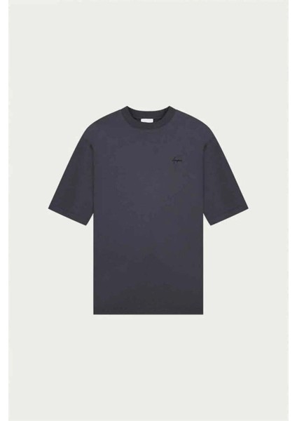 August Dry Jersey T-Shirt - %100 Organik Pamuklu, Rahat Fit ve Özel Işlemeli Tasarım