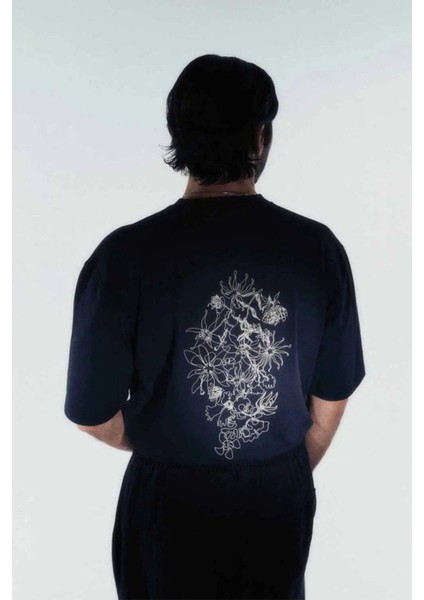 August Dry Jersey T-Shirt - %100 Organik Pamuklu, Rahat Fit ve Özel Işlemeli Tasarım modelleri