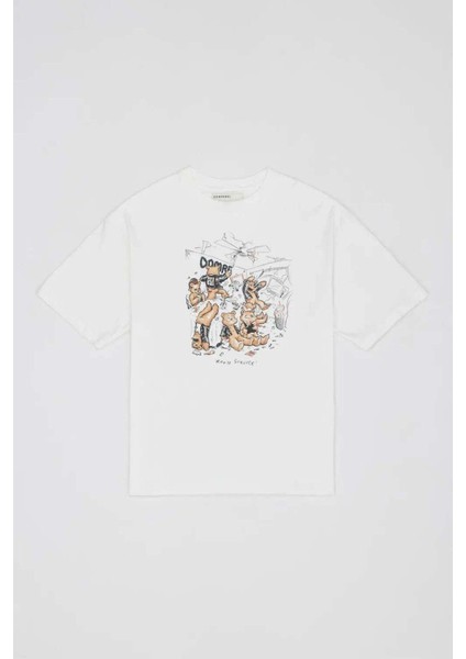 Original Dom Rebel Room Service T-Shirt - Pamuklu, Şık ve Eğlenceli Tasarım
