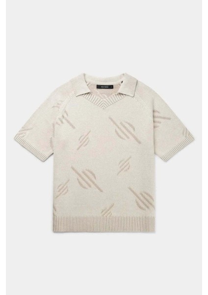 Erkekler Için Monogram Desenli V Yaka Polo Tişört - Şık ve Rahat