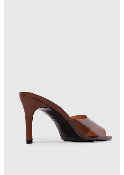 Kadınlar Için Pvc Detaylı Slip On Orta Topuk Sandal - Şık ve Rahat fırsatları