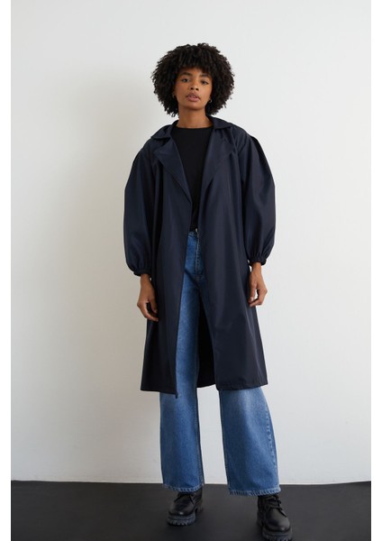 Kadın Bağlamalı Kolu Lastikli Kuşaklı Trençkot Lacivert fiyatları