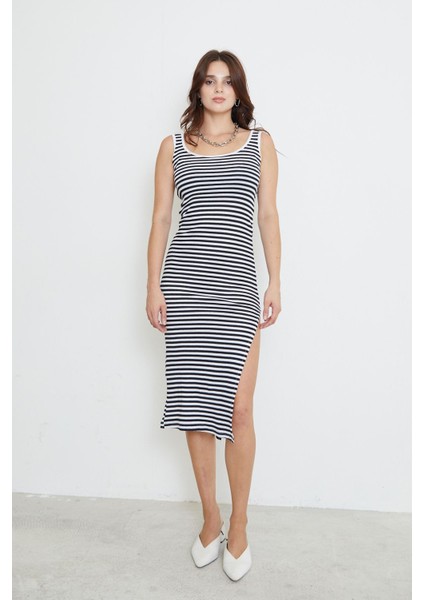 Kadın Yırtmaç Detaylı Esnek Pamuklu Kumaş U Yaka Kalın Askılı Çizgili Desen Midi Basic Elbise Siyah modelleri