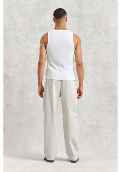 Montague Beyaz Yelek: Rahat ve Şık Katmanlama Seçeneği modelleri