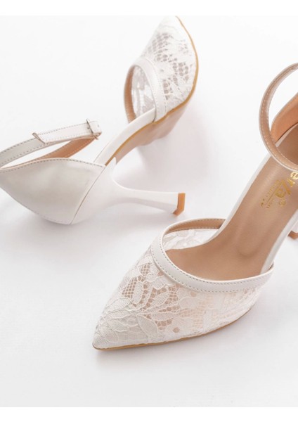 K-404 Beyaz Fileli Çiçek Detaylı Kadın Topuklu Ayakkabı fırsatları