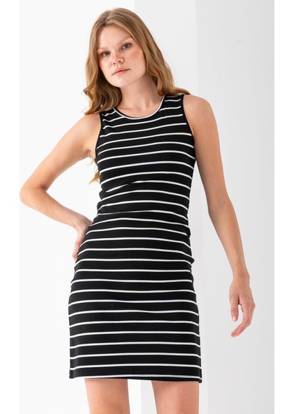 Kadın Bisiklet Yaka Kolsuz Çizgili Elbise Siyah Beyaz - 25880 modelleri