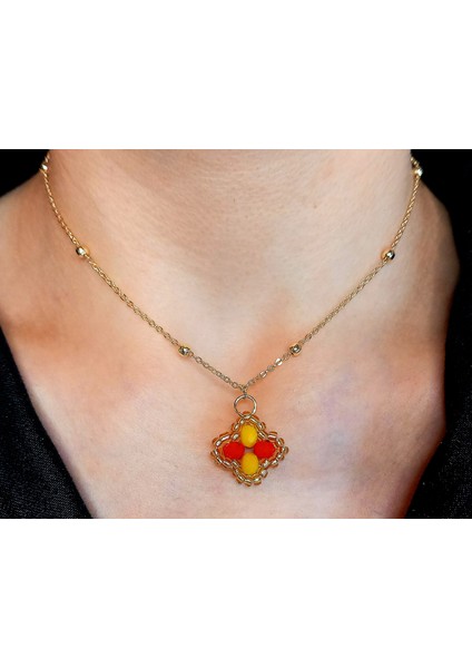 Galatasaray Sarı Kırmızı Kristal Taşlı Van Cleef Model Kolye, Maç Aksesuarı, Galatasaray Aksesuarı, Altın Kaplama Yonca Kolye, Yonca Kolye, Galatasaray Kolye, Van Cleef Taraftar Kolye