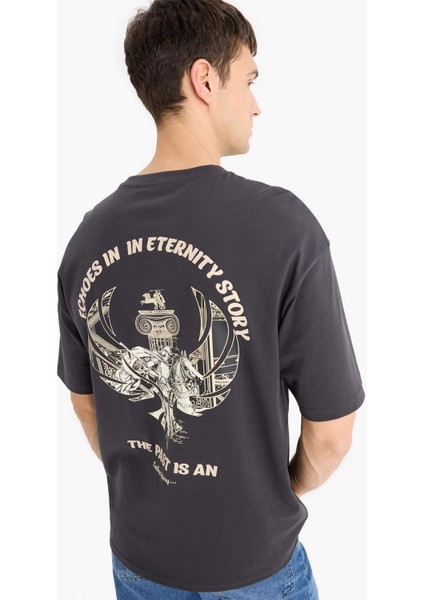 %100 Pamuk Boxy Fit Rahat Kesim Bisiklet Yaka Sırt Baskılı Kısa Kollu Tişört F1092AX25AU