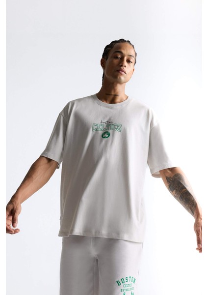 fit Nba Boston Celtics Oversize Geniş Kalıp Bisiklet Yaka Sırt Baskılı Kısa Kollu TIŞÖRT E5868AX25AU modelleri
