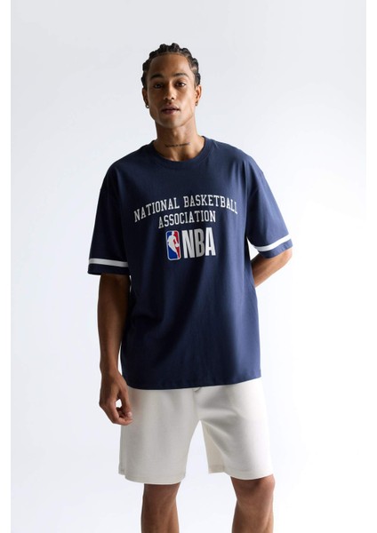 %100 Pamuk DeFactoFit NBA Wordmark Oversize Geniş Kalıp Bisiklet Yaka Kısa Kollu Tişört E3011AX25AU modelleri