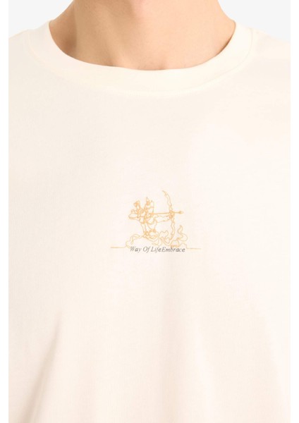 %100 Pamuk Boxy Fit Rahat Kesim Bisiklet Yaka Sırt Baskılı Kısa Kollu Tişört F1093AX25AU