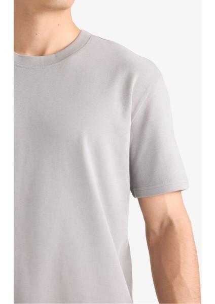 %100 Pamuk Regular Fit Bisiklet Yaka Basic Düz Kısa Kollu Tişört E7961AX25AU indirimleri