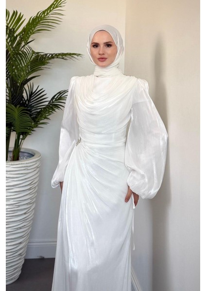 Jenika Omzu ve Beli Taşlı Abiye Beyaz modelleri