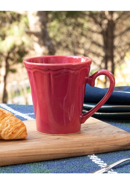 Violet Kupa - Carmen Kırmızı