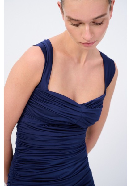 Moda Tutkusu Büzgülü Dar Elbise fiyatları