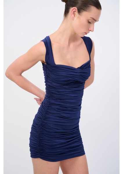 Moda Tutkusu Büzgülü Dar Elbise indirimleri