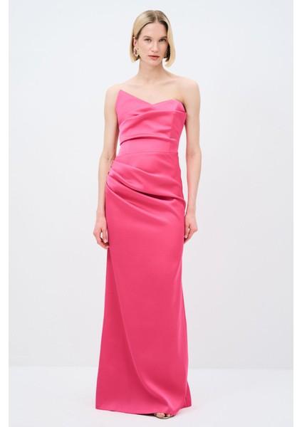 Mert Aslan Pileli Uzun Elbise