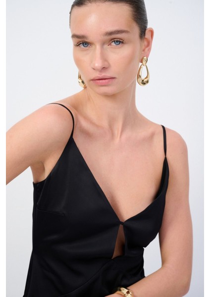 Moda Tutkusu Askılı Mini Elbise