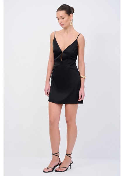 Moda Tutkusu Askılı Mini Elbise