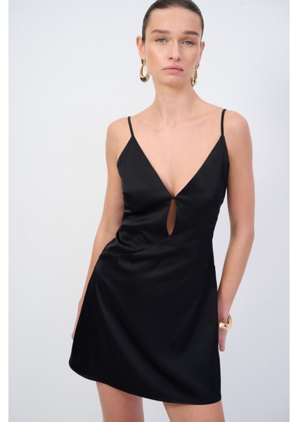 Moda Tutkusu Askılı Mini Elbise