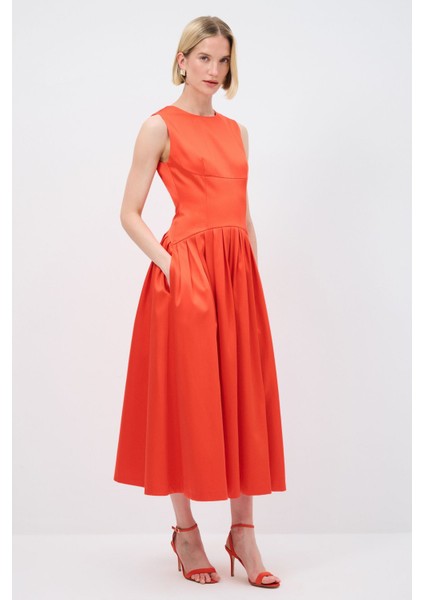 Mert Aslan Pileli Kolsuz Elbise