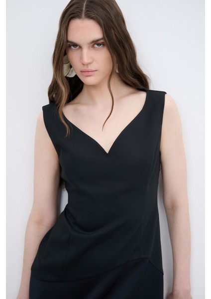 Saten Detaylı Volanlı Elbise modelleri