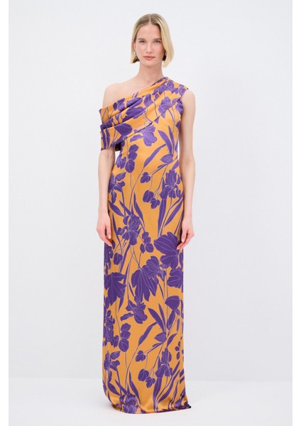 Mert Aslan Omuzu Açık Desenli Elbise modelleri