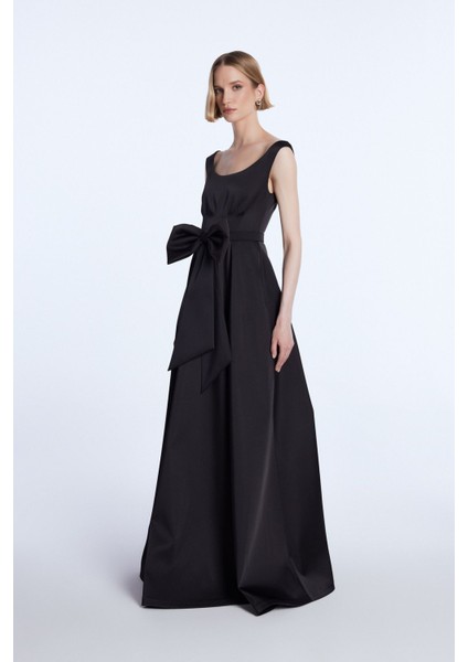 Mert Aslan Fiyonk Detaylı Uzun Tafta Elbise