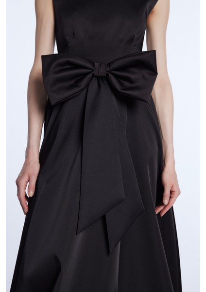 Mert Aslan Fiyonk Detaylı Uzun Tafta Elbise fırsatları