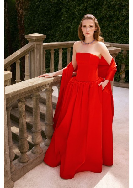 Mert Aslan Straplez Uzun Elbise fırsatları