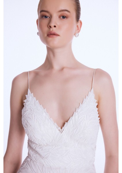 Night Zoom V Yaka İşlemeli Mini Elbise fırsatları