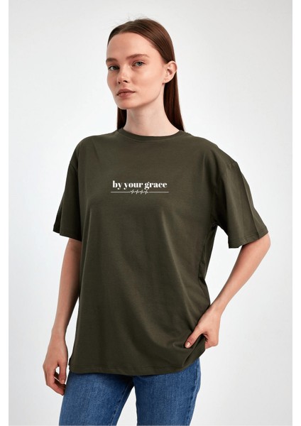 "by Your Grace" Yazılı %100 Penye Süprem T-Shirt