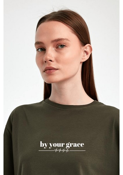 "by Your Grace" Yazılı %100 Penye Süprem T-Shirt fiyatları