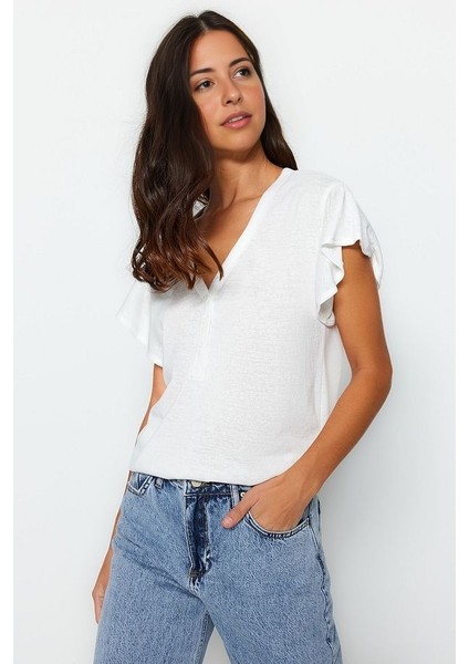 Beyaz V Yaka Keten Görünümlü Düğmeli Fırfırlı Regular Kalıp Örme T-Shirt modelleri