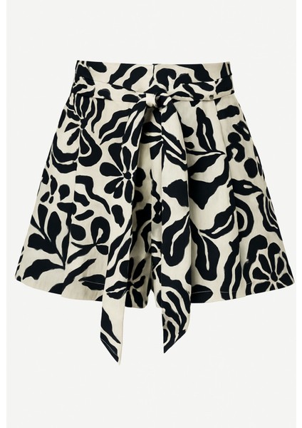 Kadın Kuşaklı Siyah Beyaz Çiçek Desenli Mini Etek – Yazlık Rahat & Şık Günlük Kombin Parçası