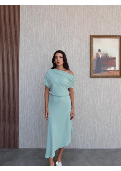 Drapeli Degaje Yaka Asimetrik Elbise fırsatları