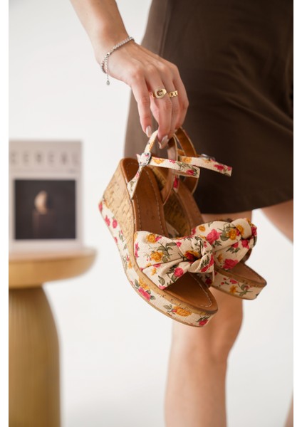 Kadın Günlük Ayakkabı Kısa Topuklu Rahat Kullanım İçin Şık Seçenek fiyatları