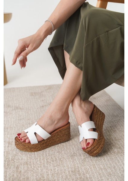 D0684 Günlük Ortopedik Hakiki Deri Topuklu Kadın Terlik