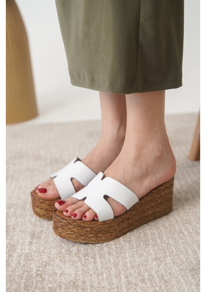 D0684 Günlük Ortopedik Hakiki Deri Topuklu Kadın Terlik fırsatları