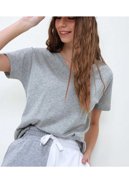 Malkoçbey Baskısız V Yaka Oversize Unisex Basic T-Shirt
