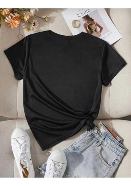 Malkoçbey Çilek Baskılı Oversize Unisex Basic T-Shirt fiyatları