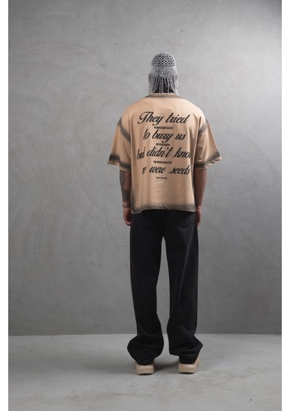 Unisex Oversize Tişört – Manifesto Baskı & Pistole Yıkamalı