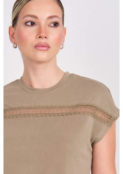 Kadın Onlfree Dantel Detaylı Kısa Kollu T-Shirt 15350108 Haki fiyatları