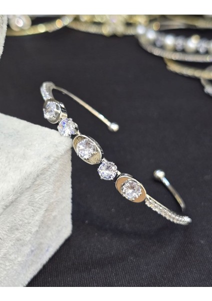Oval Zirkon Taşlı Çelik Kadın Kelepçe Bileklik