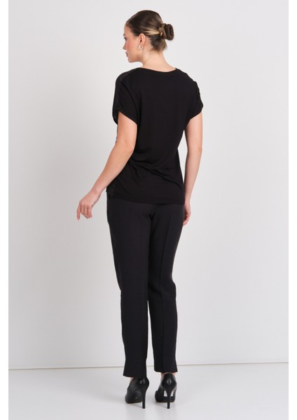 Kadın Desenli Süs Cepli V Yaka T-Shirt 5842 Siyah fırsatları