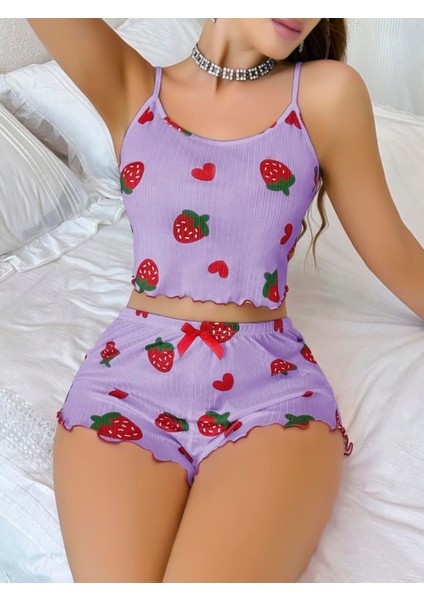 - Pamuklu Lila Üstüne Çilek Desen Fitilli Askılı Şortlu Pijama Takımı